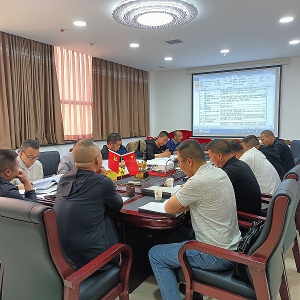 凤县银湘矿业有限责任公司寺沟铅锌矿1499m-1400m采矿工程验收会